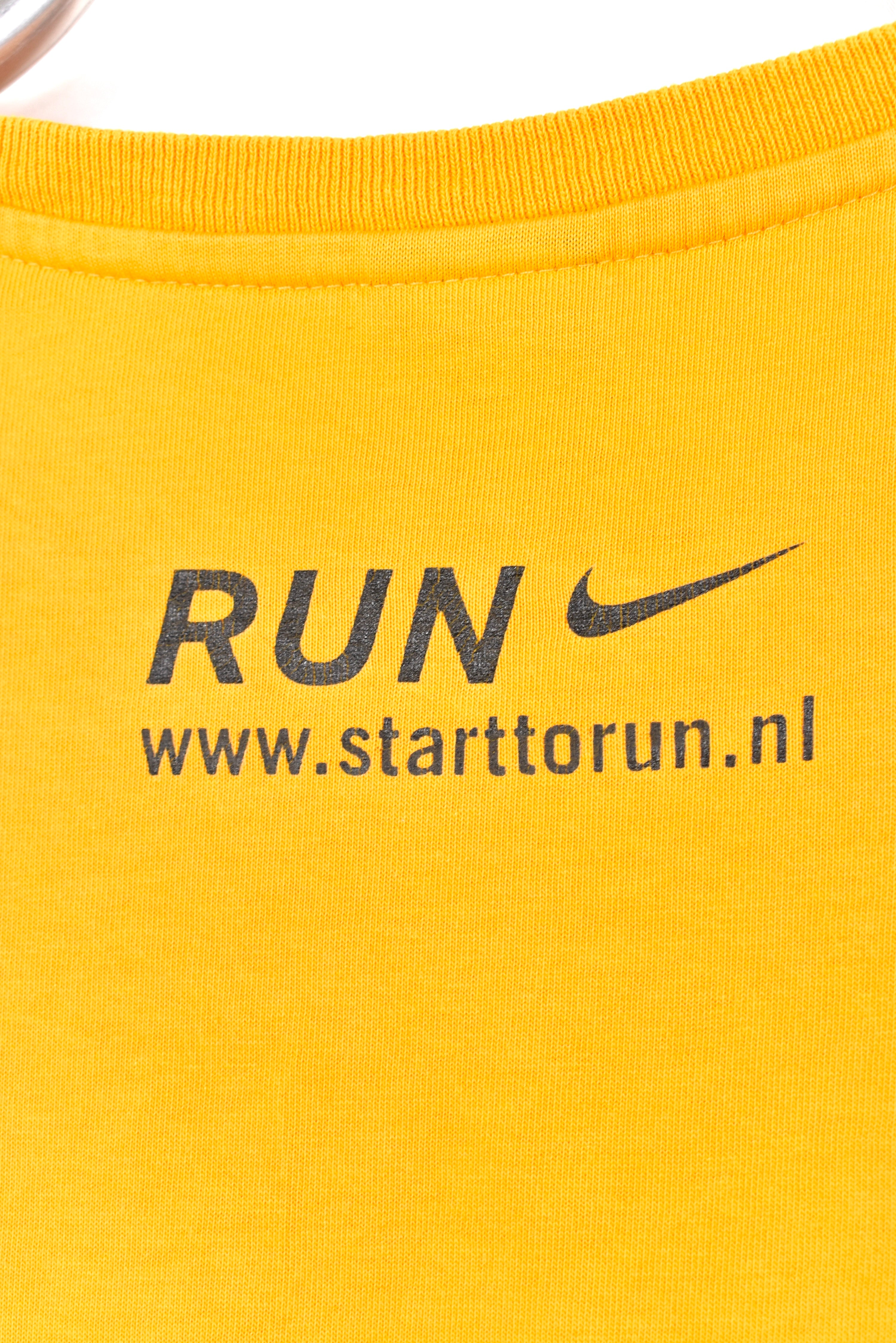 Vintage Nike shirt, Egmond marathon yellow graphic tee - AU XL NIKE