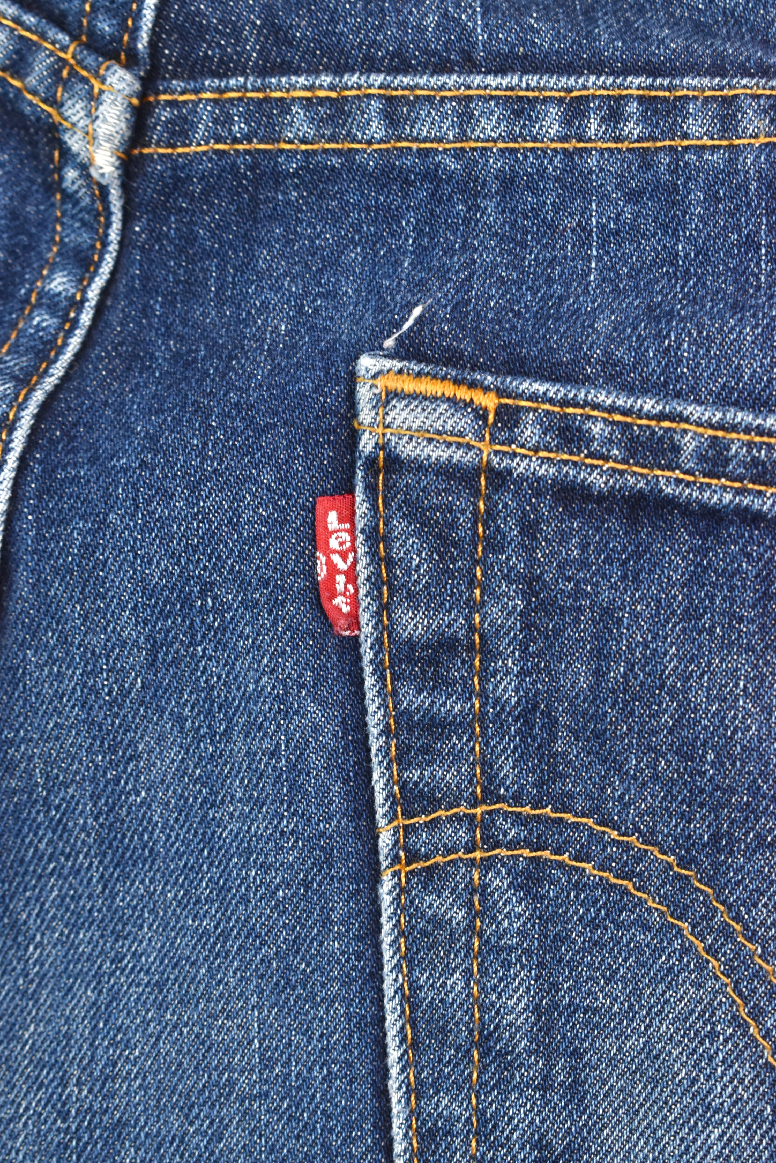Women's modern Levi's shorts, rework denim jeans - blue, W34" LEVIS